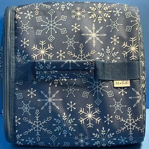 Fit + Fresh insulated lunch bag featuring a blue and white snowflake pattern New